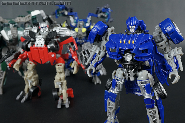 Transformers News: New Transformers Gallery: Universal Studios Deluxe Class EVAC Image