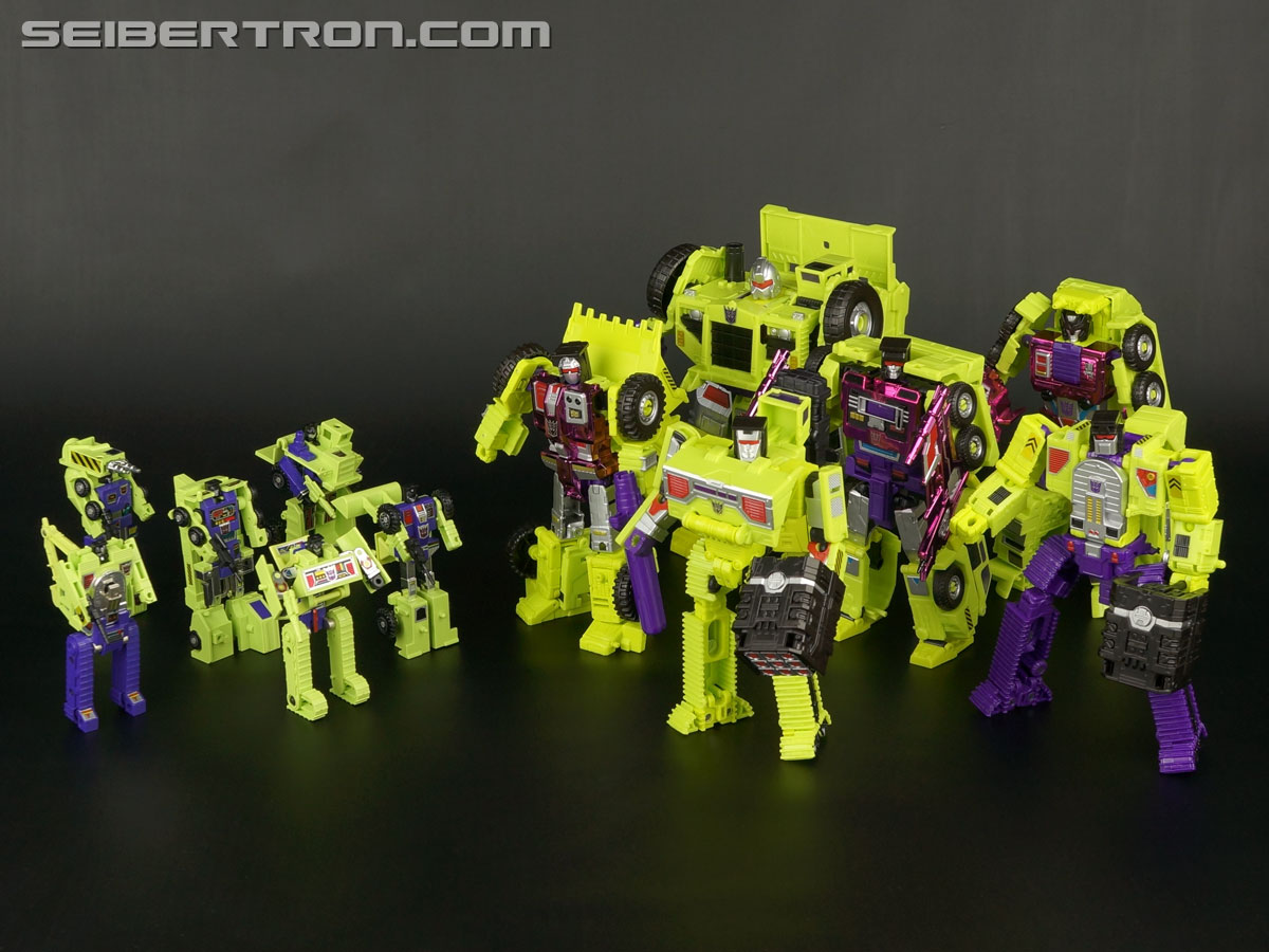 Transformers Comic-Con Exclusives Long Haul (Image #89 of 93) Transformers Comic-Con Exclusives Long Haul (Image #89 of 93)