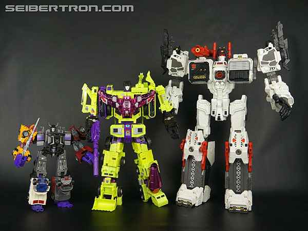 Transformers News: New Gallery: SDCC 2015 Combiner Wars Devastator