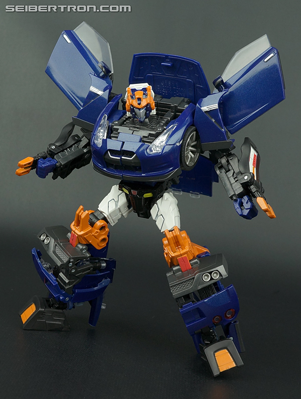 New Galleries: Complete TakaraTomy Alternity Line
