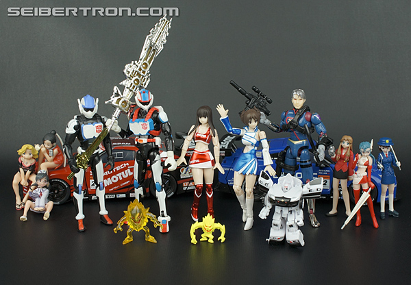 New Transformers GT Galleries: GT-R Prime and GT-R Saber along with Racing Queens Anna and Misaki