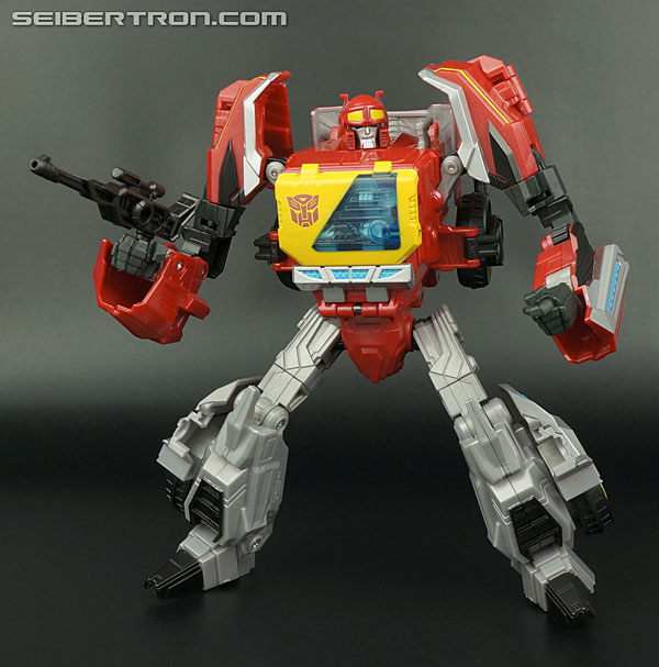 Transformers News: New Galleries: Takara Tomy Generations Soundwave, Soundblaster, Blaster and Data Discs!
