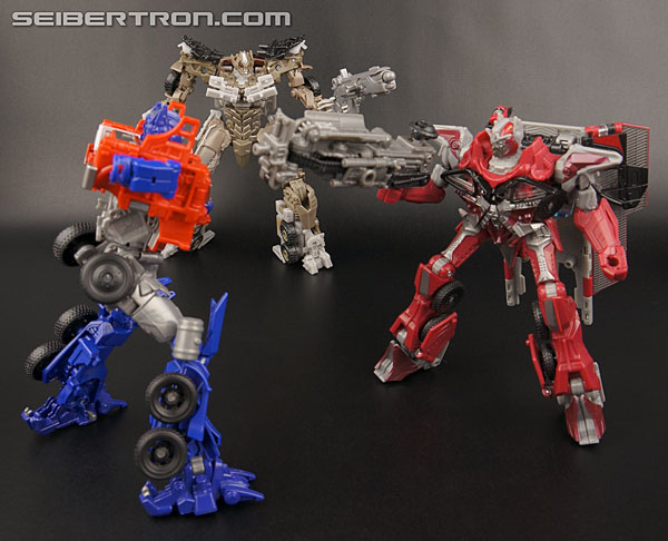 Transformers News: New Gallery: Age of Extinction Generations Voyager Evasion Mode Optimus Prime Transformers News: New Gallery: Age of Extinction Generations Voyager Evasion Mode Optimus Prime