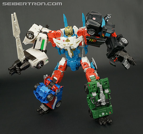Transformers News: New Galleries: Combiner Wars Sky Reign, Sky Lynx, Smokescreen, Wheeljack, Trailbreaker and Hound Transformers News: New Galleries: Combiner Wars Sky Reign, Sky Lynx, Smokescreen, Wheeljack, Trailbreaker and Hound