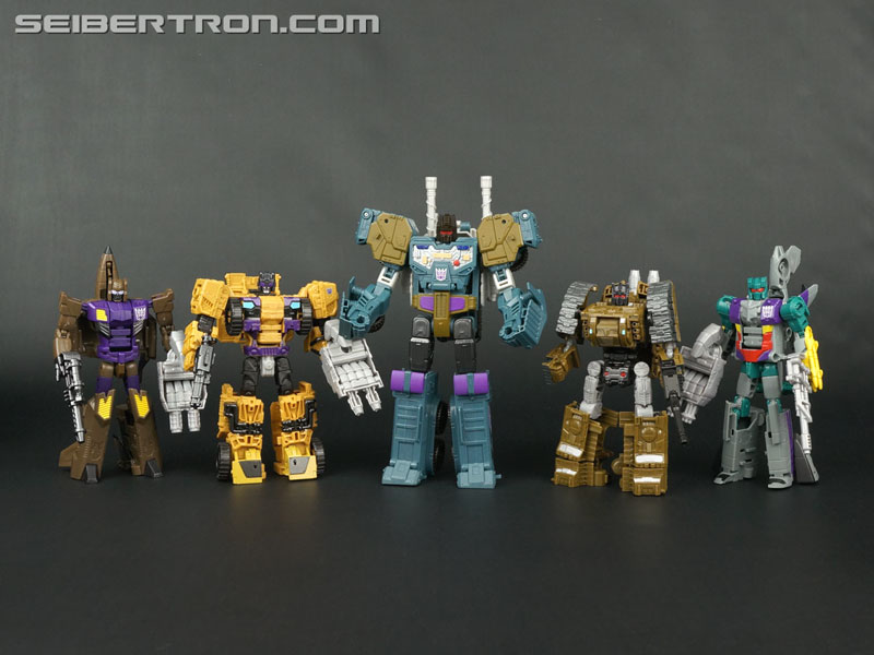 Transformers News: New Gallery: Combiner Wars Voyager Class Onslaught