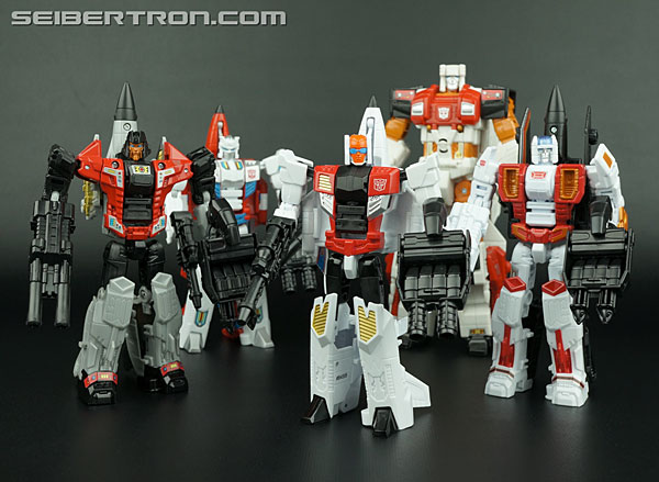 Transformers News: New Galleries: Combiner Wars Quickslinger and Brake-Neck