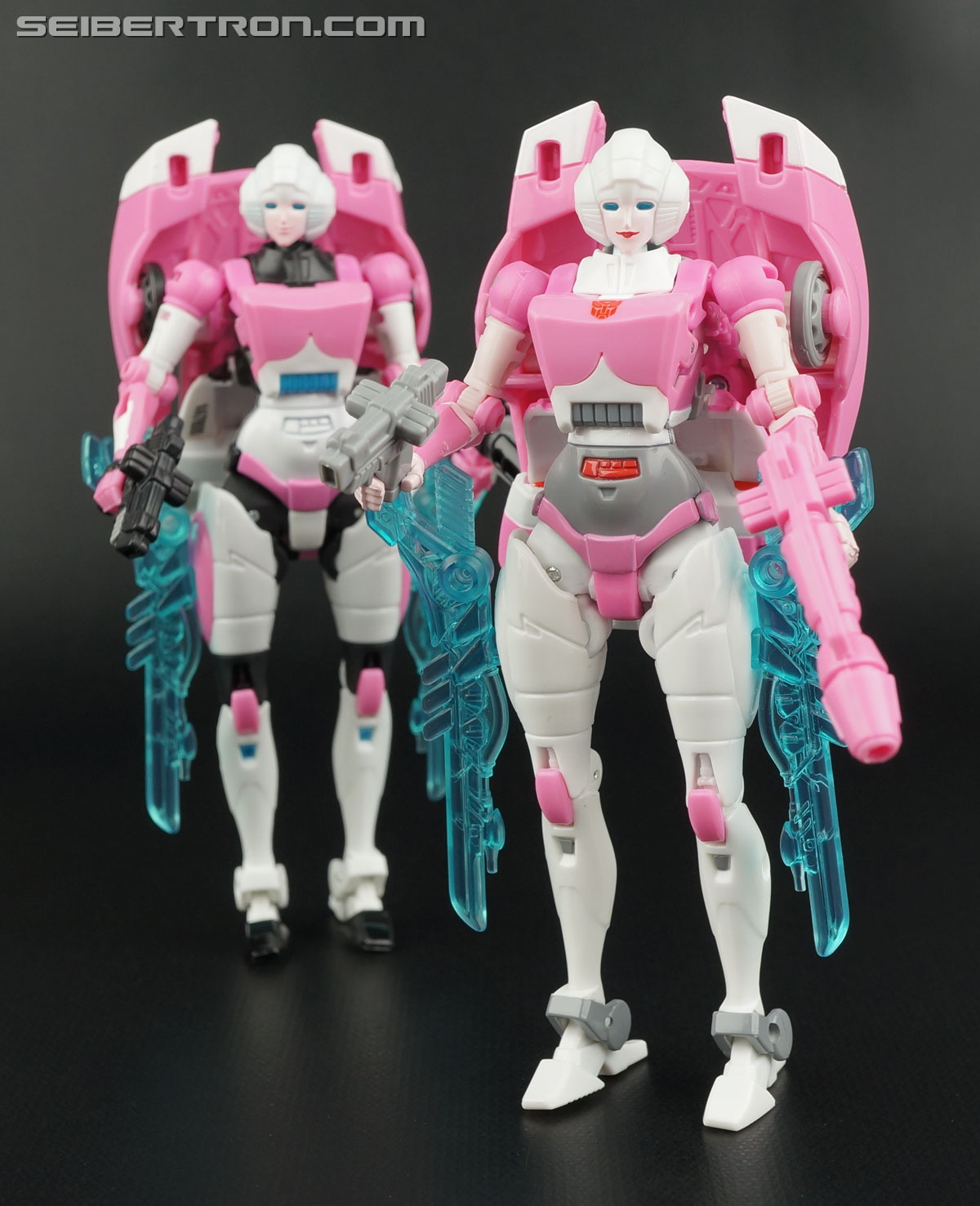 Transformers Legends Arcee (Image #144 of 159) Transformers Legends Arcee (Image #144 of 159)