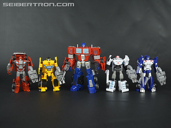 Transformers News: New Galleries: Unite Warriors UN-05 Convoy Grand Prime
