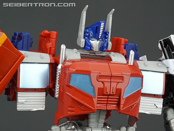 Transformers News: New Galleries: Unite Warriors UN-05 Convoy Grand Prime