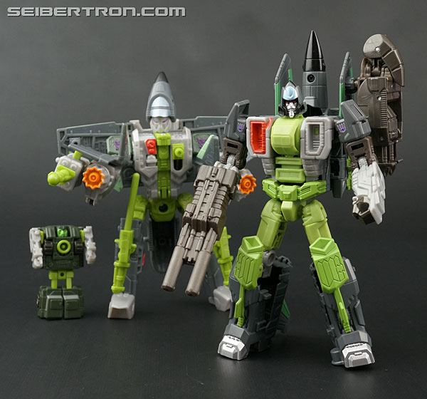 Transformers News: New Galleries: Unite Warriors UW-06 Combiner Haunt Leader Grand Galvatron