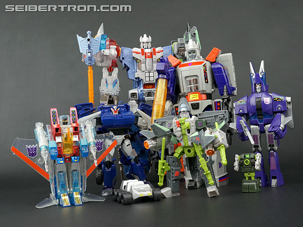 Transformers News: New Galleries: Unite Warriors UW-06 Combiner Haunt Leader Grand Galvatron