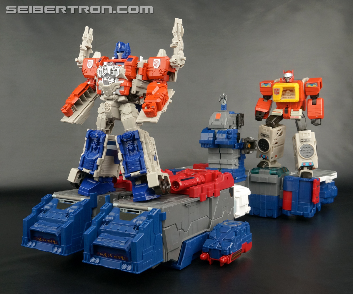 Transformers News: Twincast / Podcast Episode #149 "Titans Arrive" Transformers News: Twincast / Podcast Episode #149 "Titans Arrive"