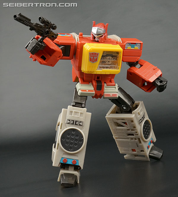 Transformers News: New Galleries: Titans Return Leader Class Blaster with Twin Cast Transformers News: New Galleries: Titans Return Leader Class Blaster with Twin Cast