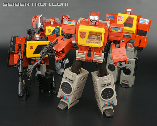 Transformers News: New Galleries: Titans Return Leader Class Blaster with Twin Cast Transformers News: New Galleries: Titans Return Leader Class Blaster with Twin Cast