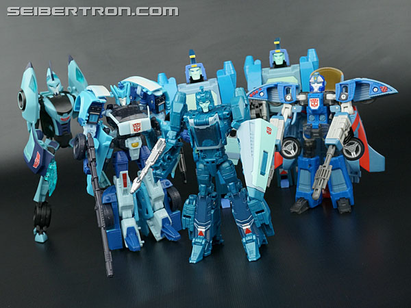 Transformers News: New Galleries: Titans Return Deluxe Blurr with Hyperfire Transformers News: New Galleries: Titans Return Deluxe Blurr with Hyperfire