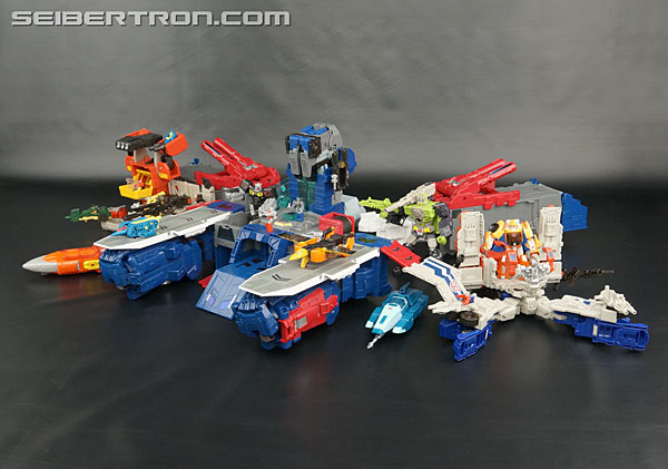 Transformers News: New Galleries: Titans Return Fortress Maximus with Cerebros and Emissary Transformers News: New Galleries: Titans Return Fortress Maximus with Cerebros and Emissary