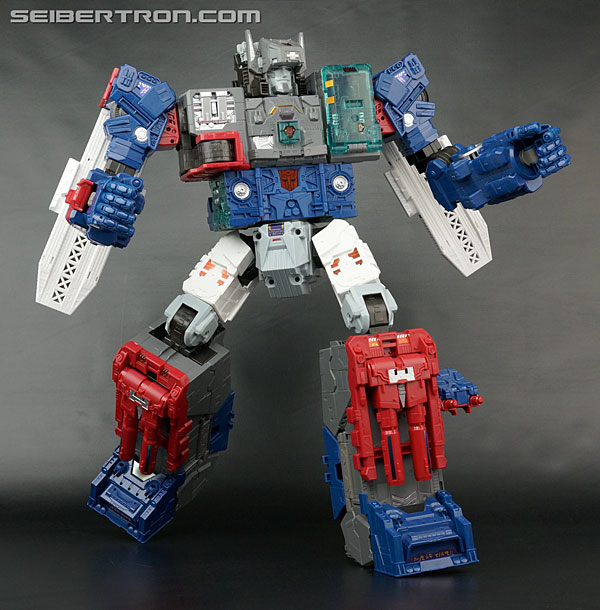 Transformers News: New Galleries: Titans Return Fortress Maximus with Cerebros and Emissary Transformers News: New Galleries: Titans Return Fortress Maximus with Cerebros and Emissary