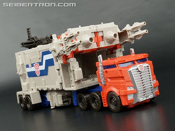 Transformers News: New Galleries: Titans Return Leader Class Powermaster Optimus Prime with Apex Transformers News: New Galleries: Titans Return Leader Class Powermaster Optimus Prime with Apex