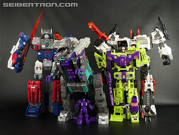 Transformers News: New Galleries: Titans Return Titan Class Trypticon with Full-Tilt and Necro Transformers News: New Galleries: Titans Return Titan Class Trypticon with Full-Tilt and Necro