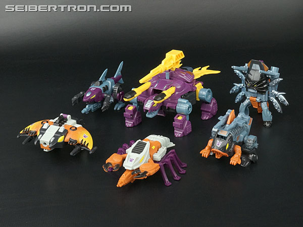 Transformers News: New Galleries: Club Exclusive Piranacon Set with Seacons Transformers News: New Galleries: Club Exclusive Piranacon Set with Seacons