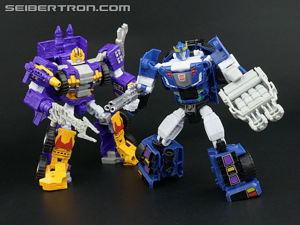 Transformers News: New Galleries: Club Subscription 4.0 Impactor and Bluestreak Transformers News: New Galleries: Club Subscription 4.0 Impactor and Bluestreak