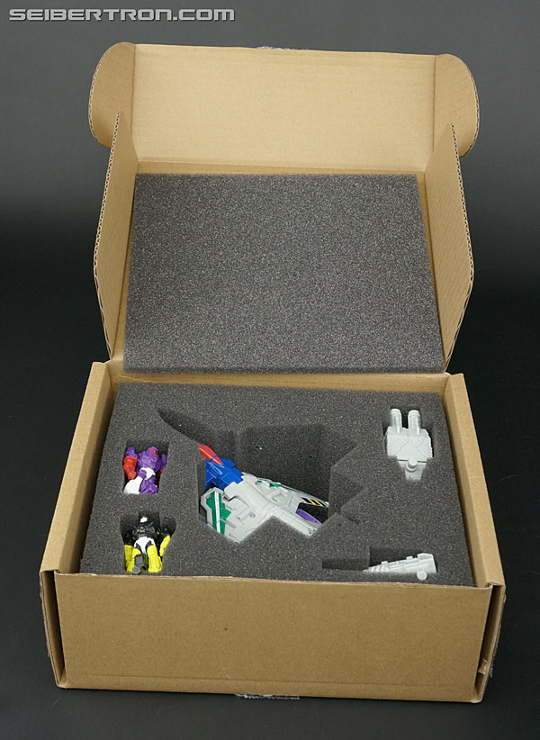 Transformers News: New Galleries: Transformers Club Subscription 4.0 Needlenose with Sunbeam and Zputty