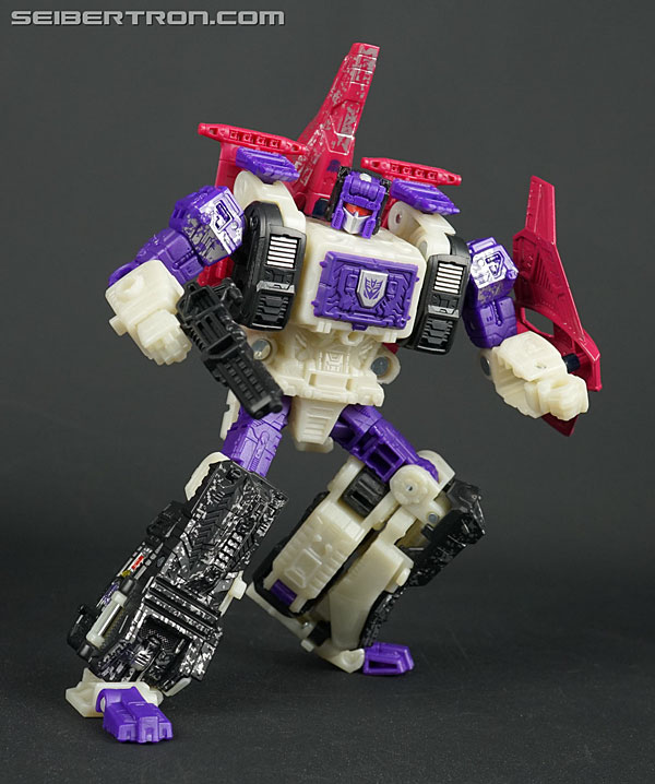 Transformers News: New Galleries: WFC Siege Voyager Class Apeface with Spasma Transformers News: New Galleries: WFC Siege Voyager Class Apeface with Spasma