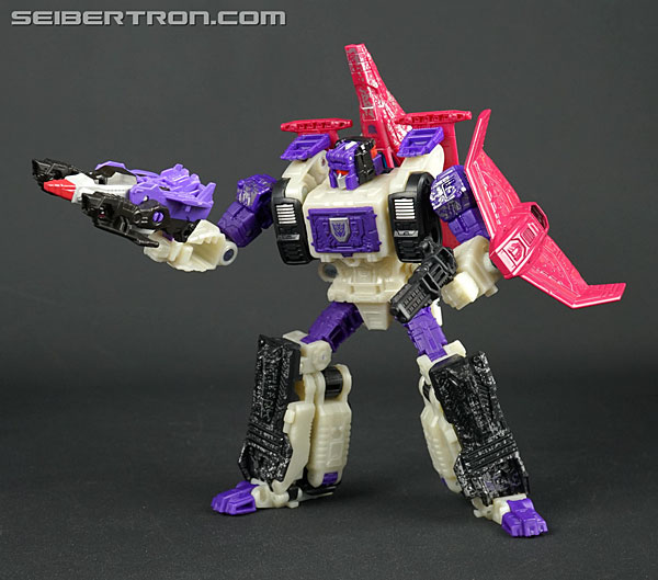 Transformers News: New Galleries: WFC Siege Voyager Class Apeface with Spasma Transformers News: New Galleries: WFC Siege Voyager Class Apeface with Spasma