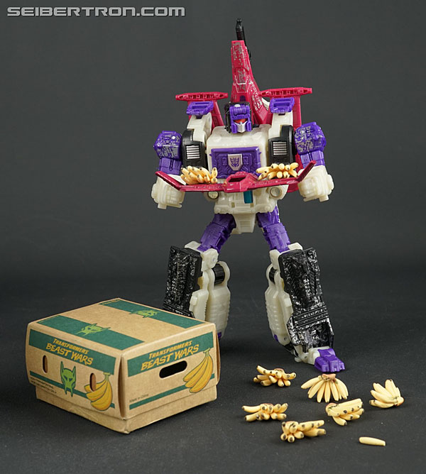 Transformers News: New Galleries: WFC Siege Voyager Class Apeface with Spasma Transformers News: New Galleries: WFC Siege Voyager Class Apeface with Spasma