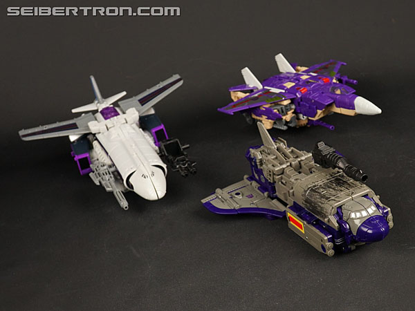 Transformers News: New Gallery: War for Cybertron Siege Leader Class Astrotrain
