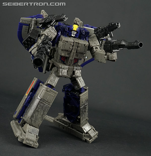 Transformers News: New Gallery: War for Cybertron Siege Leader Class Astrotrain