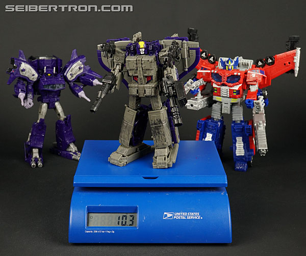 Transformers News: New Gallery: War for Cybertron Siege Leader Class Astrotrain