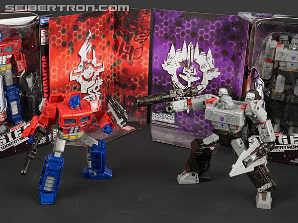 Transformers News: New Gallery: War for Cybertron: SIEGE Voyager Class Optimus Prime