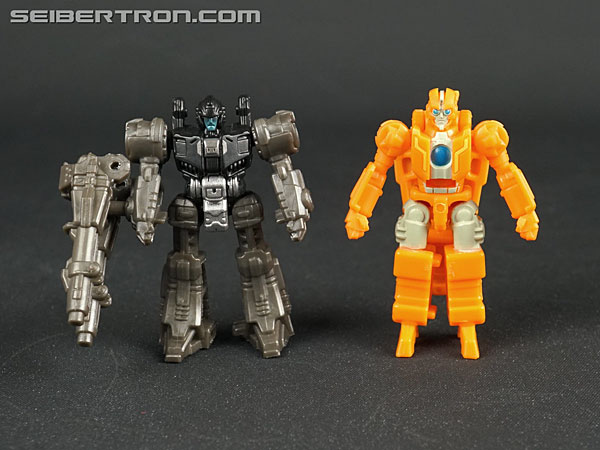 Transformers News: New Galleries: WFC Siege Deluxe Class Spinister with Battle Masters Singe and Shrute