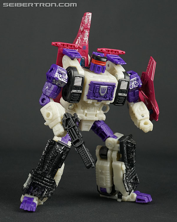 Transformers News: New Galleries: WFC Siege Voyager Class Apeface with Spasma Transformers News: New Galleries: WFC Siege Voyager Class Apeface with Spasma