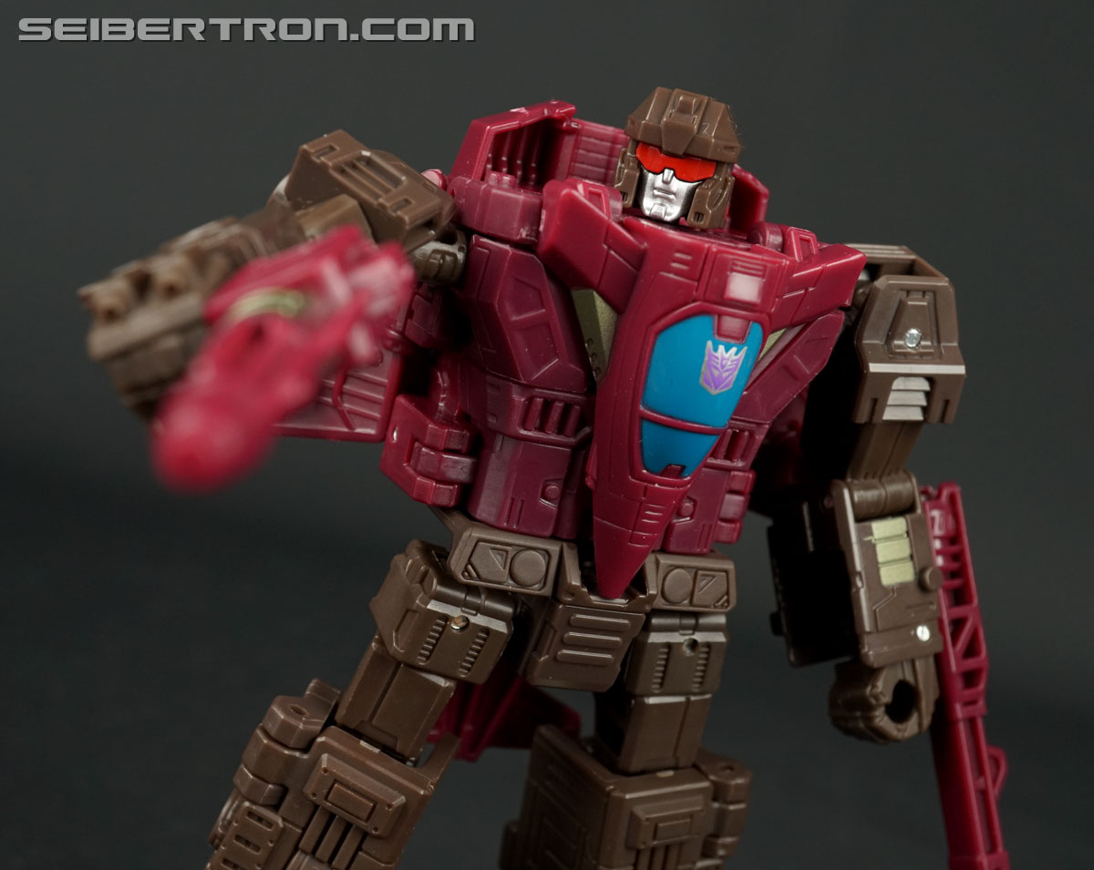 Transformers War for Cybertron: SIEGE Skytread (Flywheels) (Image #130 of 159) Transformers War for Cybertron: SIEGE Skytread (Flywheels) (Image #130 of 159)