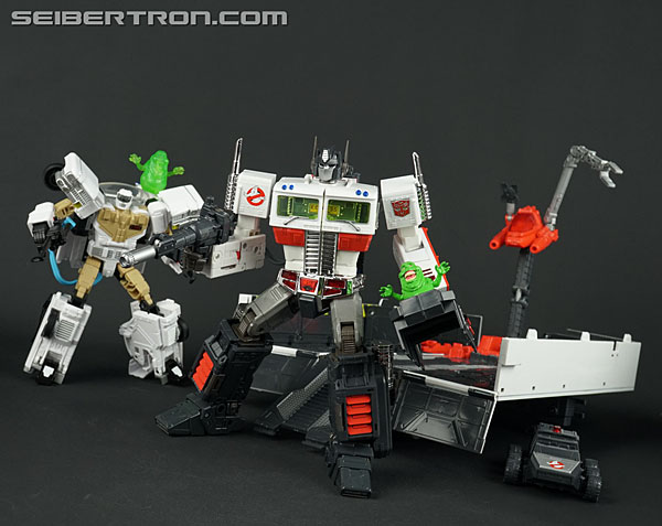 Transformers News: New Gallery Of #SDCC Exclusive Transformers Collaboration MP-10G Optimus Prime With Slimer