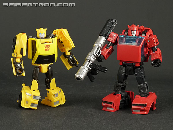 Transformers News: New Galleries: Grapple and Cliffjumper from Transformers War for Cybertron Earthrise Transformers News: New Galleries: Grapple and Cliffjumper from Transformers War for Cybertron Earthrise