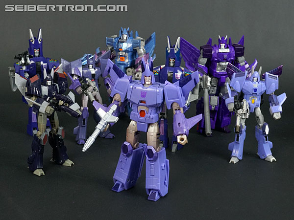 Transformers News: New Gallery: War for Cybertron Kingdom Voyager Class WFC-K9 Cyclonus Transformers News: New Gallery: War for Cybertron Kingdom Voyager Class WFC-K9 Cyclonus