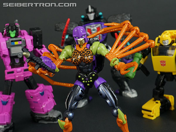 Transformers News: New Gallery: Buzzworthy Bumblebee Worlds Collide Blackarachnia