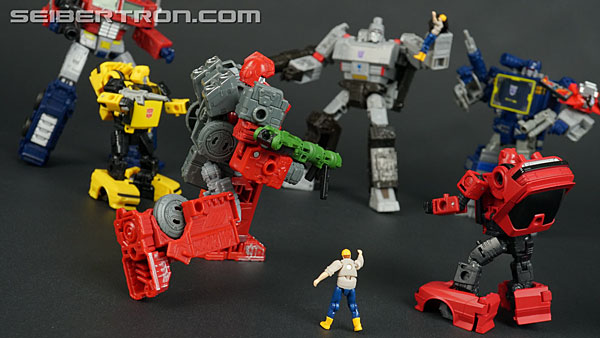 Transformers News: New Galleries: Worlds Collide Bumblebee plus Netflix Bumblebee, Selects Hubcap and Bug Bite