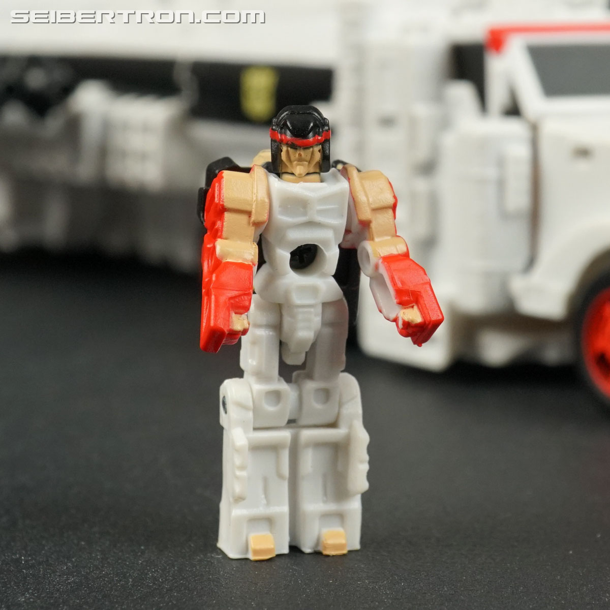 Street Fighter X Transformers Convoy [Ryu] (Ryu) (Image #12 of 43)