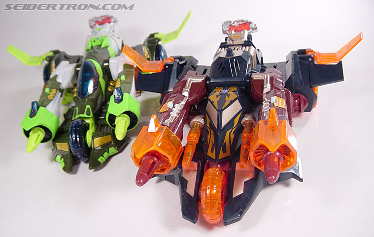 Transformers Cybertron Dark Crumplezone (Arm Bullet) (Image #62 of 108) Transformers Cybertron Dark Crumplezone (Arm Bullet) (Image #62 of 108)