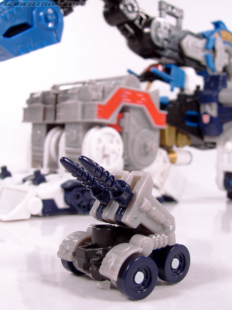 Transformers Cybertron Drillbit (Horribull) (Image #1 of 66) Transformers Cybertron Drillbit (Horribull) (Image #1 of 66)