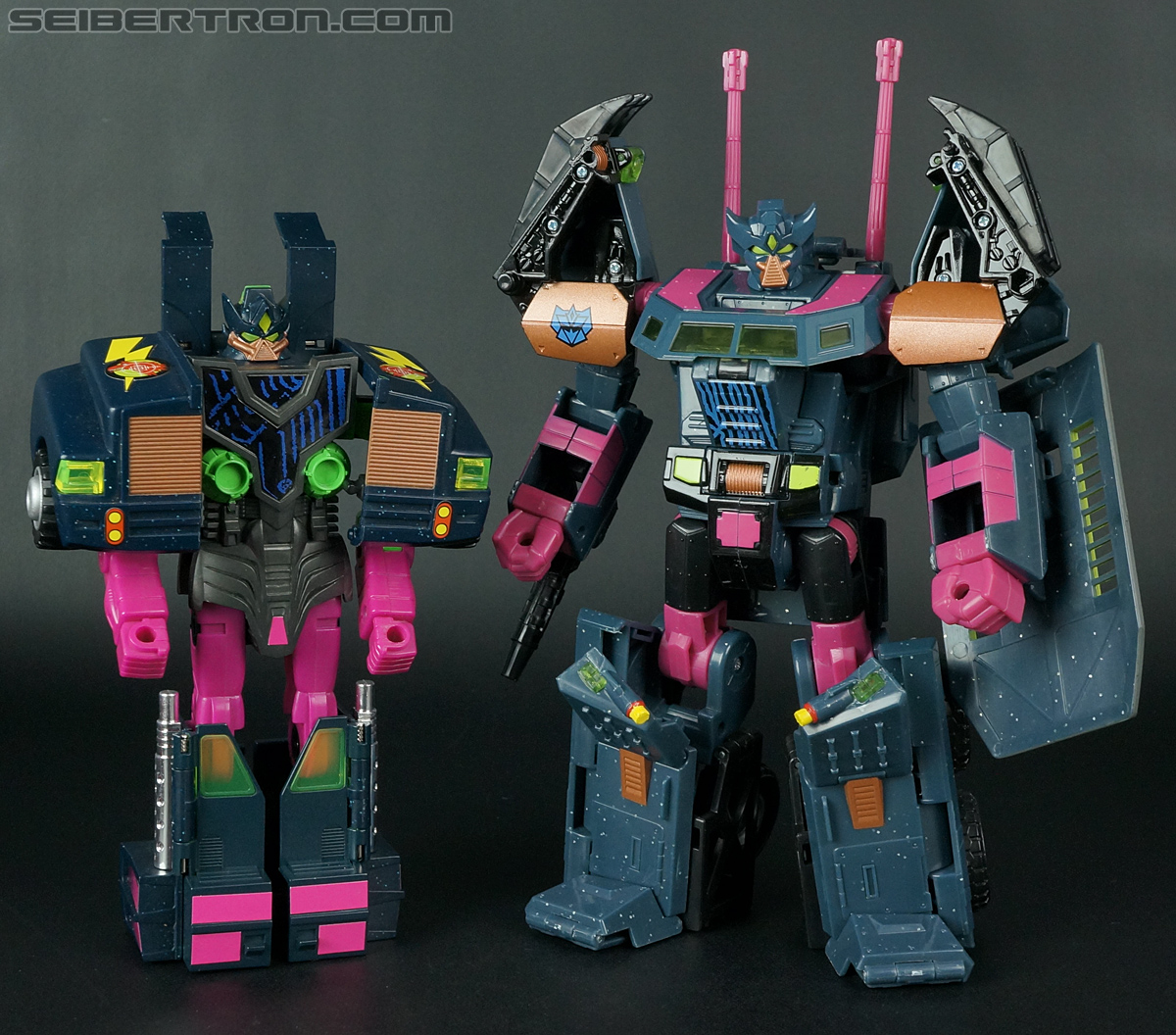 Transformers Convention & Club Exclusives Clench (Image #212 of 224) Transformers Convention & Club Exclusives Clench (Image #212 of 224)