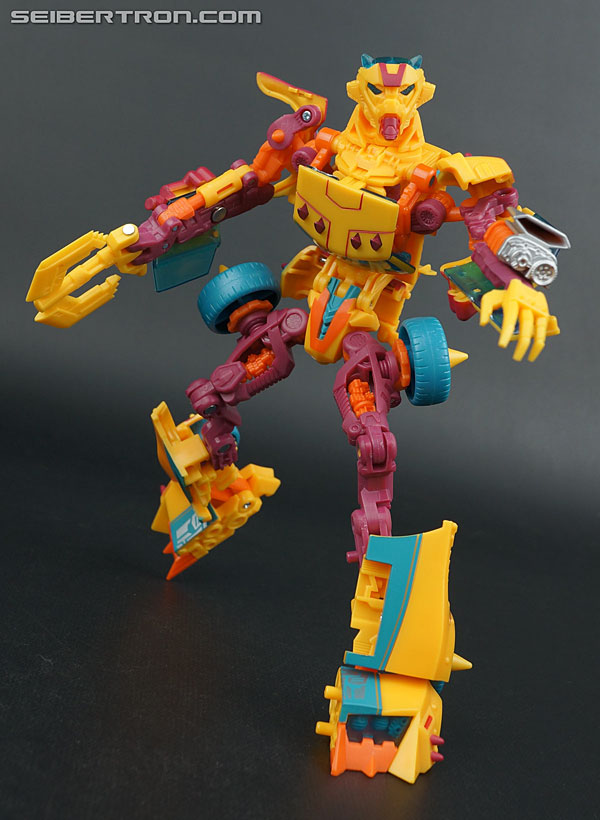 Transformers News: New Club Subscription Gallery: Deluxe Circuit Re: New Club Subscription Gallery: Deluxe Circuit