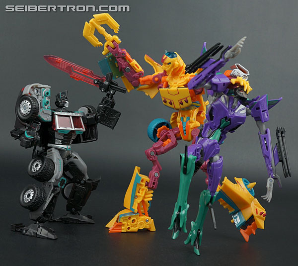 Transformers News: New Club Subscription Gallery: Deluxe Circuit Re: New Club Subscription Gallery: Deluxe Circuit