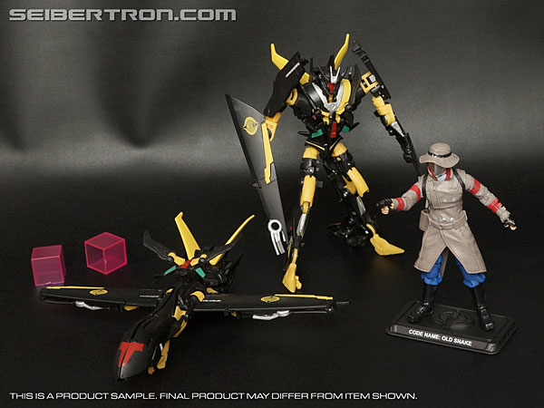 Transformers News: New Galleries: Old Snake and Stealth Battle Android Troopers from the Transformers Collector's Club Transformers News: New Galleries: Old Snake and Stealth Battle Android Troopers from the Transformers Collector's Club