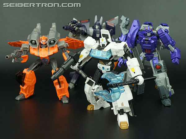 Transformers News: New Gallery: Collectors' Club Exclusive Nova Prime