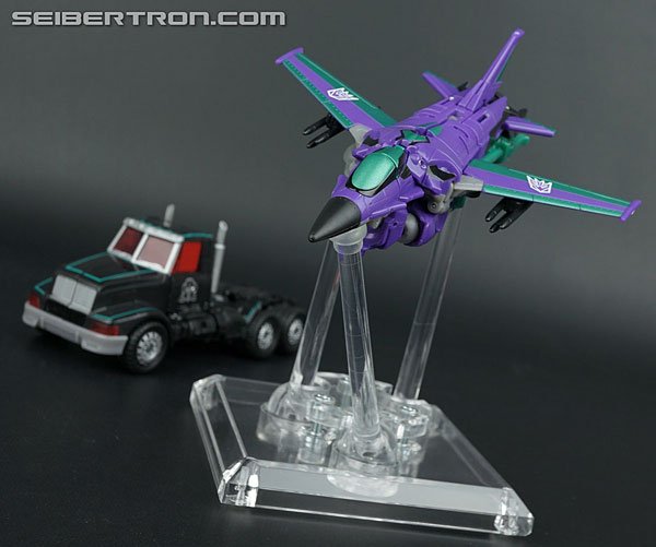 Transformers News: New Club Subscription Gallery: Deluxe Slipstream New Club Subscription Gallery: Deluxe Slipstream